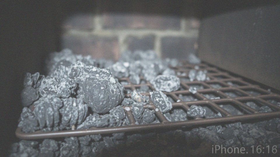 Jakie są przyczyny powstawania spieków w piecu na pellet?