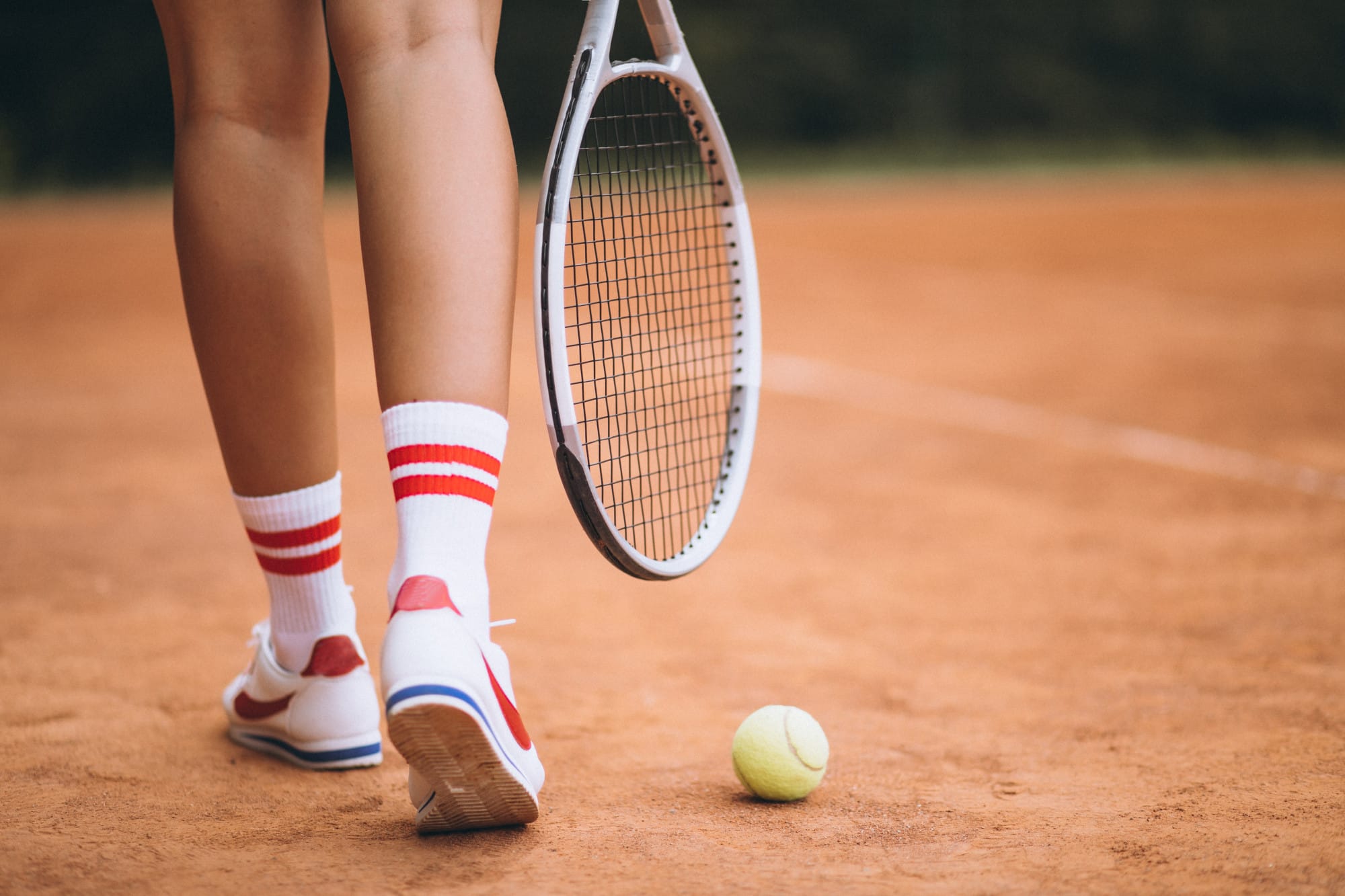 Sportowy dzień w Warszawie. Dlaczego warto wybrać tenis?