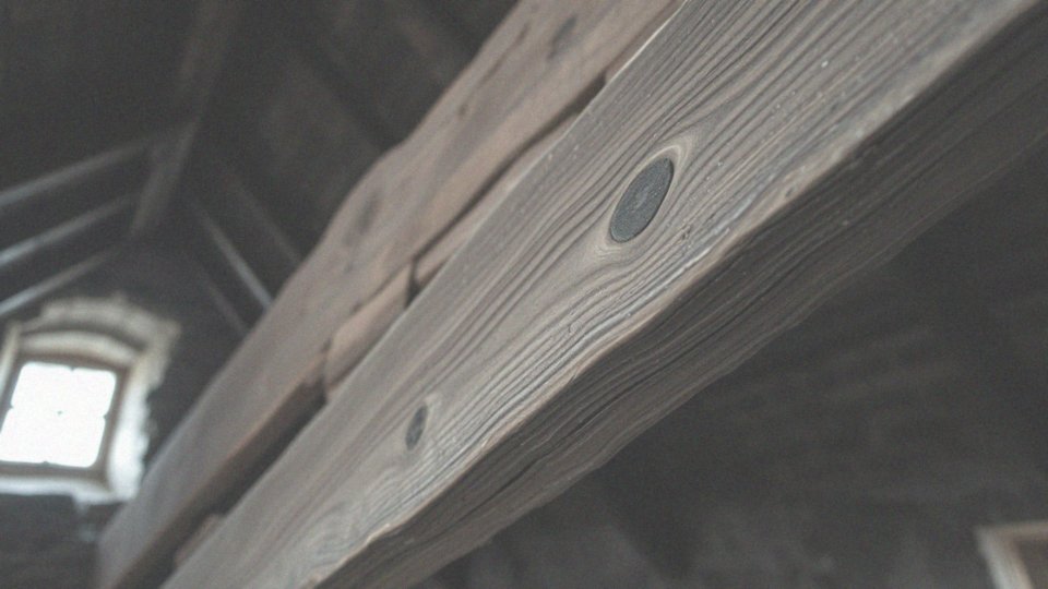 Jakie są skutki zbyt wysokiej wilgotności drewna konstrukcyjnego?