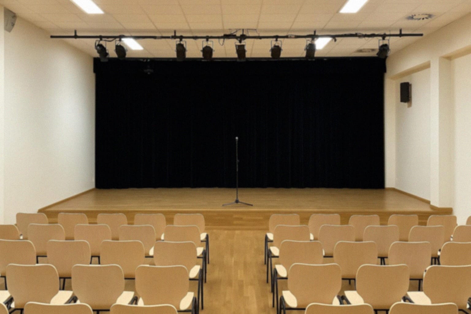 Spektakl „Ślady na śniegu” w Miejskim Domu Kultury w Przasnyszu