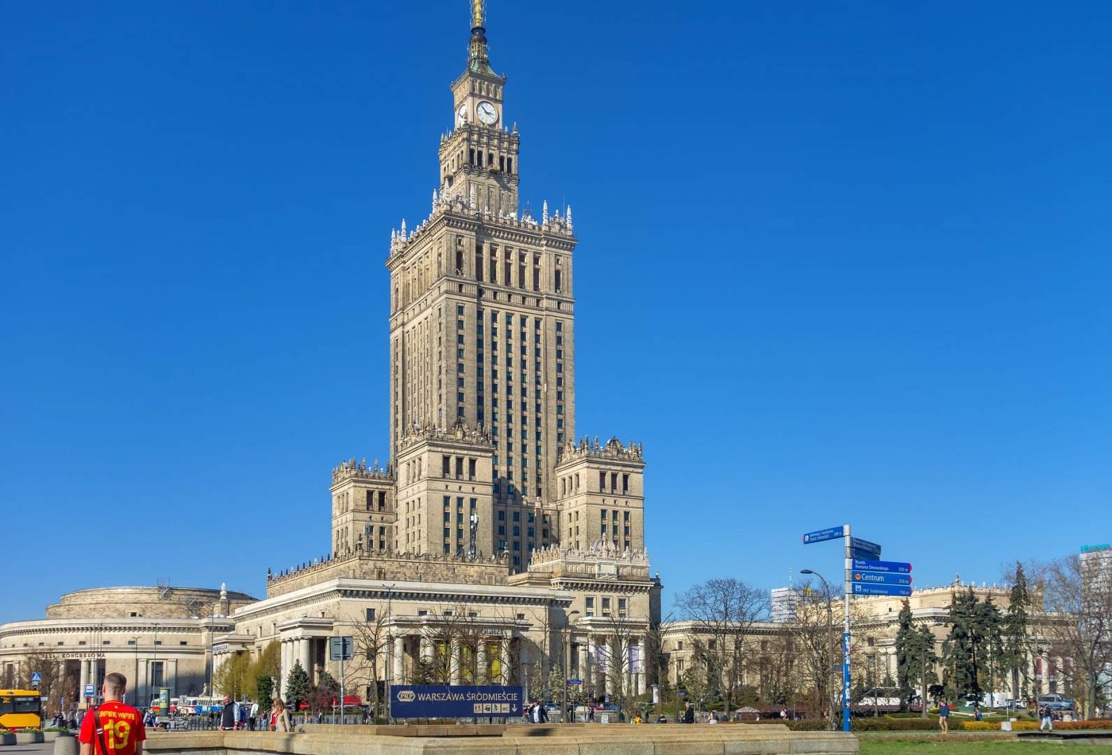 Delegacja i konferencja w stolicy. Jak wybrać idealny hotel warszawa dla dynamicznie rozwijającego się biznesu?